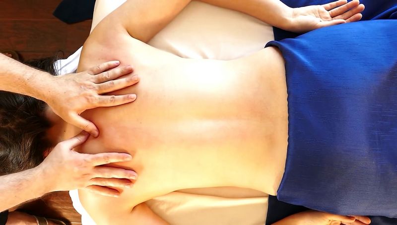 Ventajas de los masajes relajantes: descubre cómo pueden ayudarte